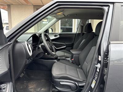 2022 Kia Soul LX   - Photo 8 - Rushville, IN 46173