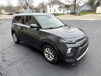 2022 Kia Soul LX   - Photo 4 - Rushville, IN 46173