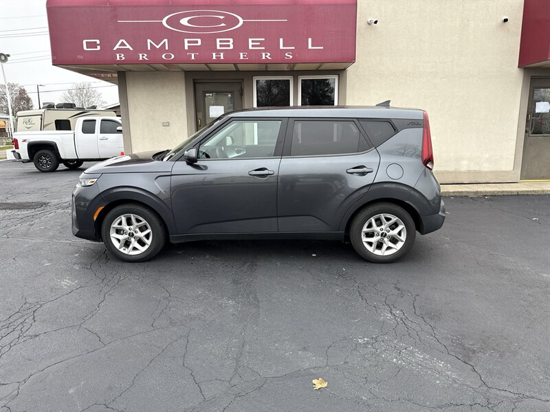 2022 Kia Soul LX   - Photo 1 - Rushville, IN 46173
