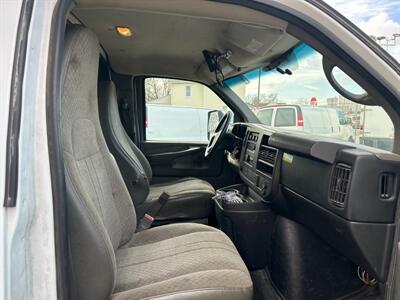 2015 Chevrolet Express Commercial Cutaway Box Van   - Photo 11 - Rushville, IN 46173