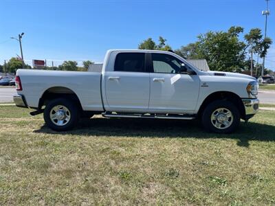 2022 RAM 2500 Big Horn   - Photo 5 - Rushville, IN 46173