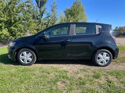 2020 Chevrolet Sonic LT   - Photo 1 - Rushville, IN 46173