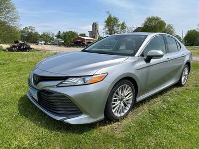 2020 Toyota Camry XLE   - Photo 2 - Rushville, IN 46173