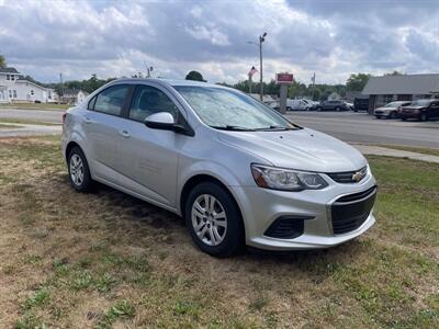 2019 Chevrolet Sonic LS Auto   - Photo 4 - Rushville, IN 46173