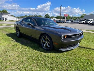 2017 Dodge Challenger SXT   - Photo 4 - Rushville, IN 46173