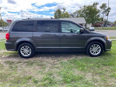 2016 Dodge Grand Caravan SXT   - Photo 5 - Rushville, IN 46173