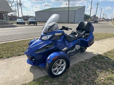 2012 CanAm Spyder RT SE5   - Photo 6 - Rushville, IN 46173