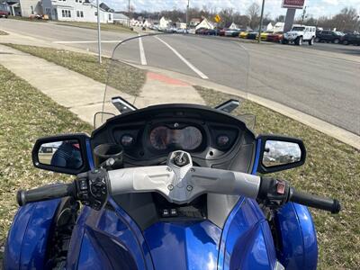 2012 CanAm Spyder RT SE5   - Photo 9 - Rushville, IN 46173
