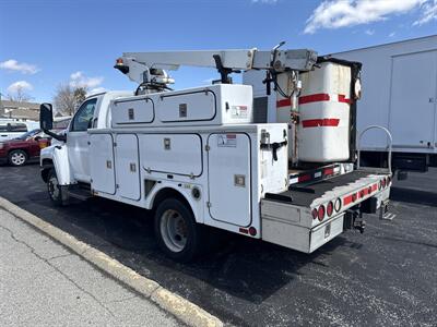 2004 GMC C4500 4500 Base - Photo 8 - Rushville, IN 46173