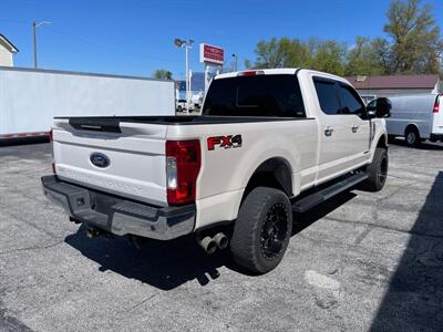 2019 Ford F-350 Super Duty Lariat   - Photo 6 - Rushville, IN 46173