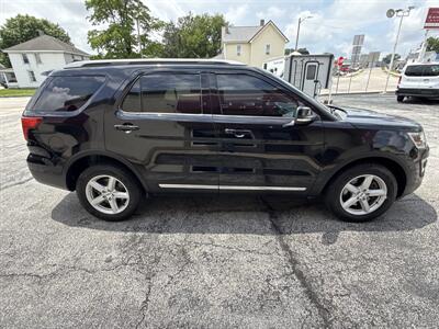 2017 Ford Explorer XLT   - Photo 5 - Rushville, IN 46173