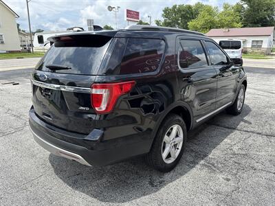 2017 Ford Explorer XLT   - Photo 7 - Rushville, IN 46173