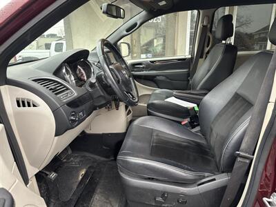2017 Dodge Grand Caravan SXT   - Photo 7 - Rushville, IN 46173