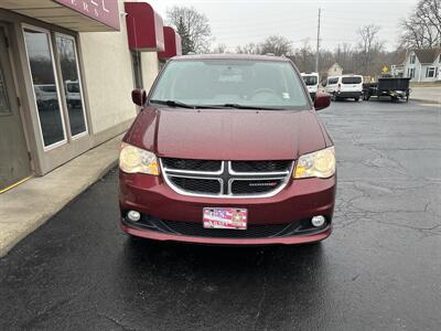 2017 Dodge Grand Caravan SXT   - Photo 3 - Rushville, IN 46173