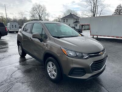 2022 Chevrolet Trax LS   - Photo 4 - Rushville, IN 46173