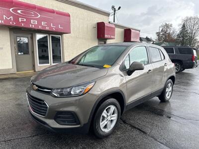 2022 Chevrolet Trax LS   - Photo 2 - Rushville, IN 46173