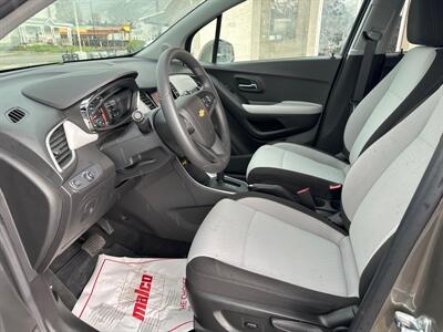 2022 Chevrolet Trax LS   - Photo 9 - Rushville, IN 46173