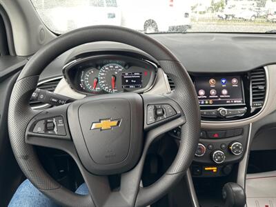 2022 Chevrolet Trax LS   - Photo 15 - Rushville, IN 46173