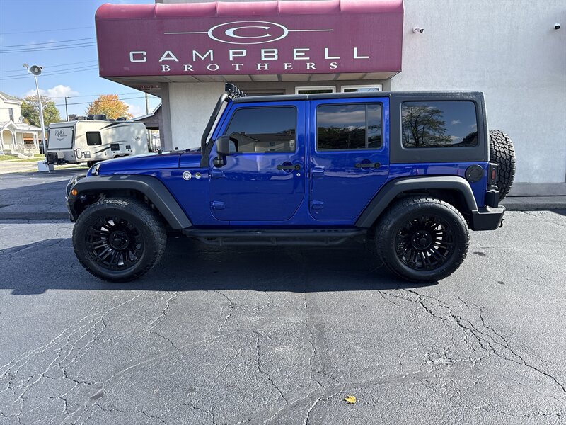 2013 Jeep Wrangler Unlimited Sahara  