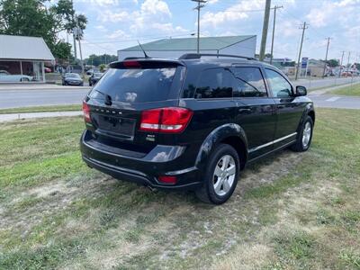 2012 Dodge Journey SXT   - Photo 6 - Rushville, IN 46173