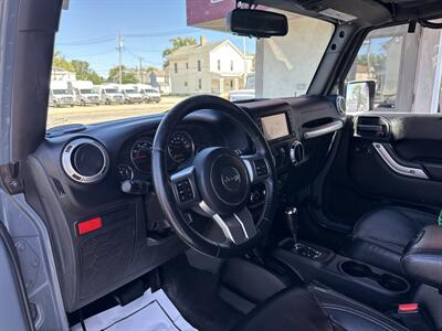 2015 Jeep Wrangler Unlimited Rubicon   - Photo 9 - Rushville, IN 46173