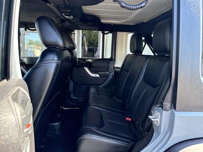 2015 Jeep Wrangler Unlimited Rubicon   - Photo 10 - Rushville, IN 46173