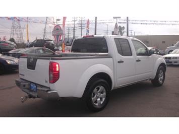 2009 Nissan Frontier SE V6   - Photo 4 - North Hollywood, CA 91606