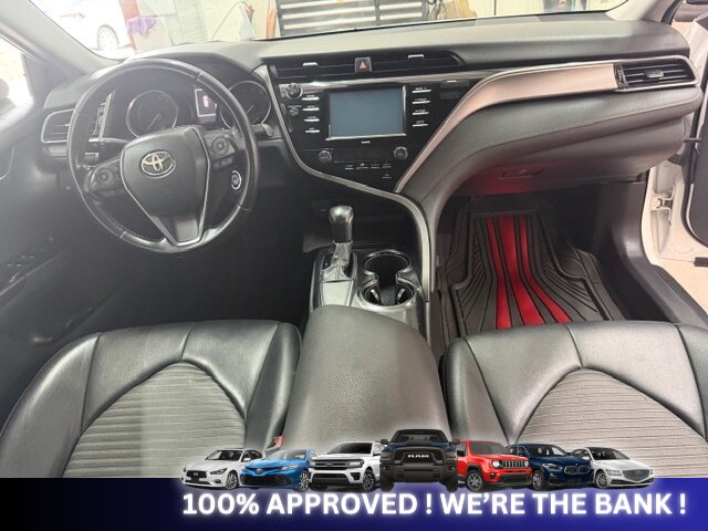 2020 Toyota Camry SE   - Photo 7 - Naples, FL 34112