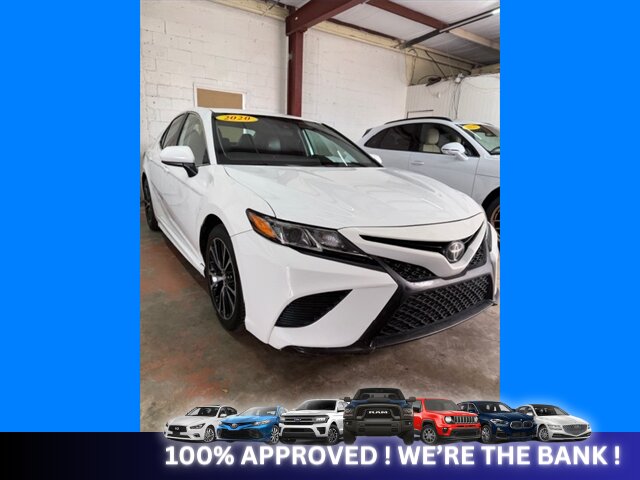 2020 Toyota Camry SE   - Photo 3 - Naples, FL 34112