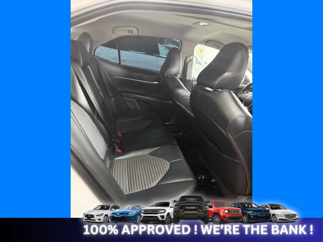 2020 Toyota Camry SE   - Photo 6 - Naples, FL 34112