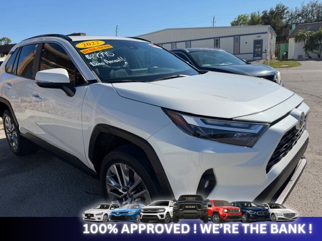 2022 Toyota RAV4 XLE Premium - Photo 4 - Naples, FL 34112