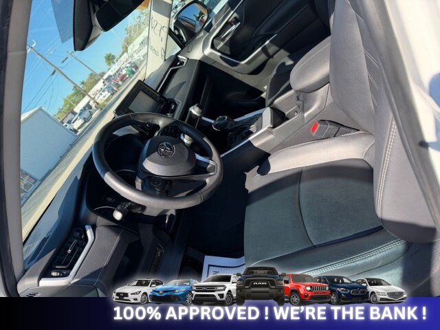 2022 Toyota RAV4 XLE Premium - Photo 5 - Naples, FL 34112