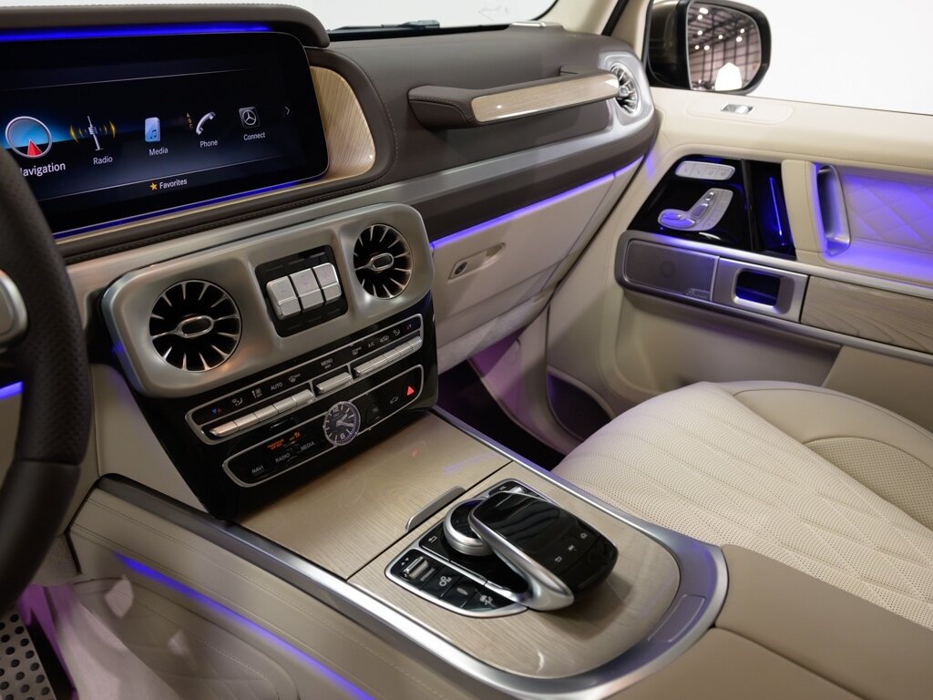 2024 Mercedes-Benz AMG G63 Exclusive Interior Package Plus   - Photo 62 - Sarasota, FL 34243