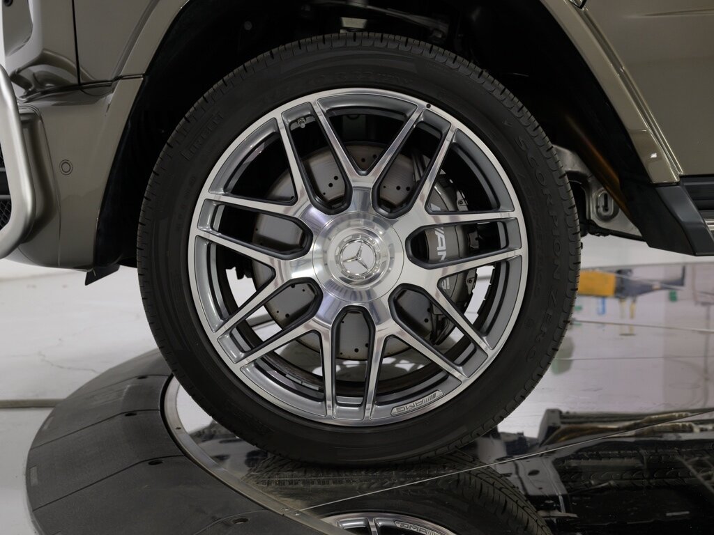 2024 Mercedes-Benz AMG G63 Exclusive Interior Package Plus   - Photo 32 - Sarasota, FL 34243