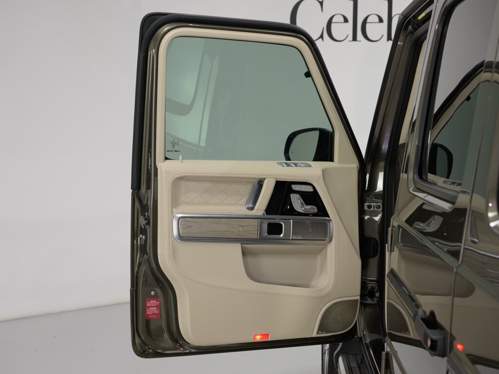 2024 Mercedes-Benz AMG G63 Exclusive Interior Package Plus   - Photo 36 - Sarasota, FL 34243