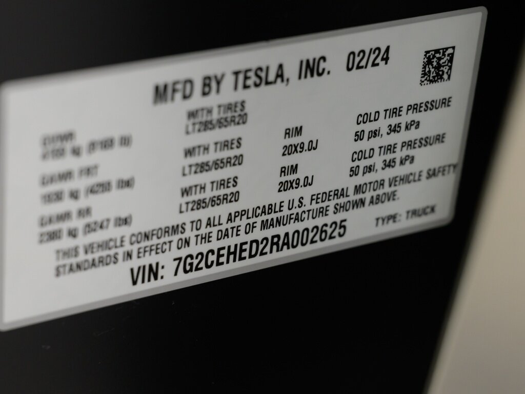 2024 Tesla Cybertruck Foundation Series AWD   - Photo 68 - Sarasota, FL 34243