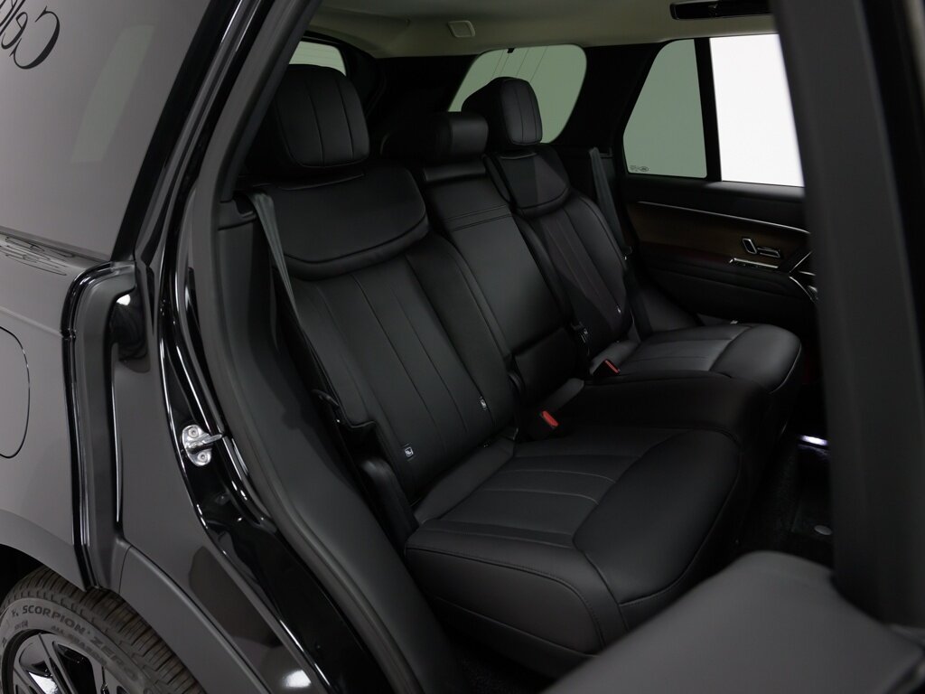 2024 Land Rover Range Rover SE 23 " Style 1075 Gloss Black Wheels   - Photo 42 - Sarasota, FL 34243