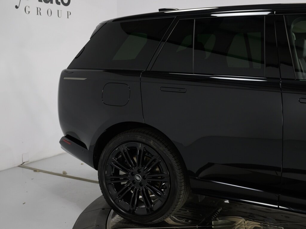 2024 Land Rover Range Rover SE 23 " Style 1075 Gloss Black Wheels   - Photo 28 - Sarasota, FL 34243