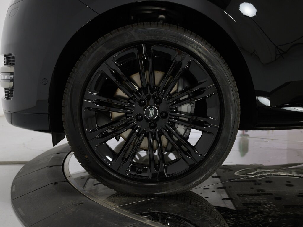 2024 Land Rover Range Rover SE 23 " Style 1075 Gloss Black Wheels   - Photo 32 - Sarasota, FL 34243