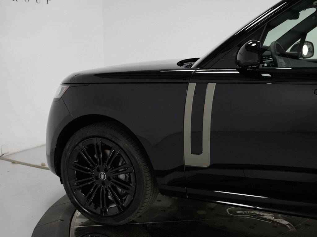 2024 Land Rover Range Rover SE 23 " Style 1075 Gloss Black Wheels   - Photo 18 - Sarasota, FL 34243