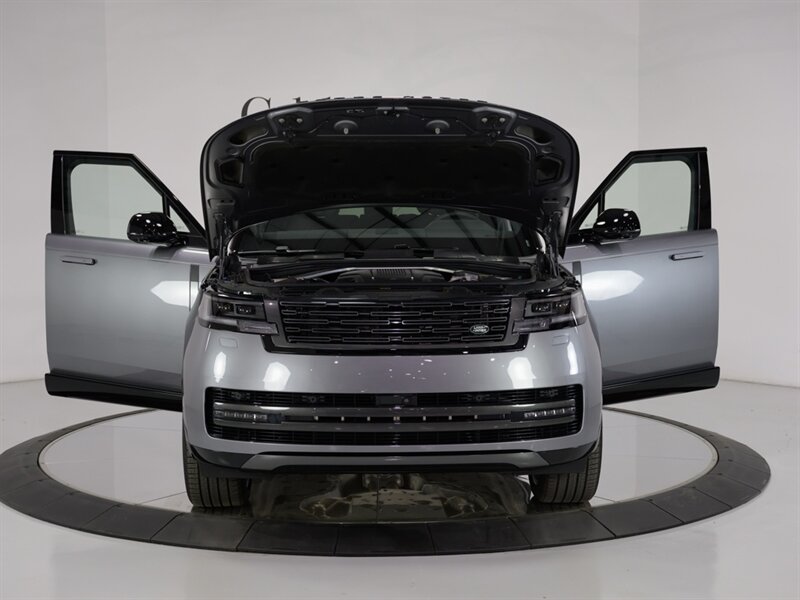 2024 Land Rover Range Rover SE 23