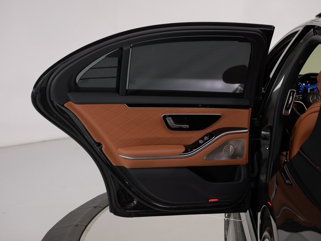 2023 Mercedes-Benz S500 4MATIC AMG Line 3D Tech Package   - Photo 38 - Sarasota, FL 34243