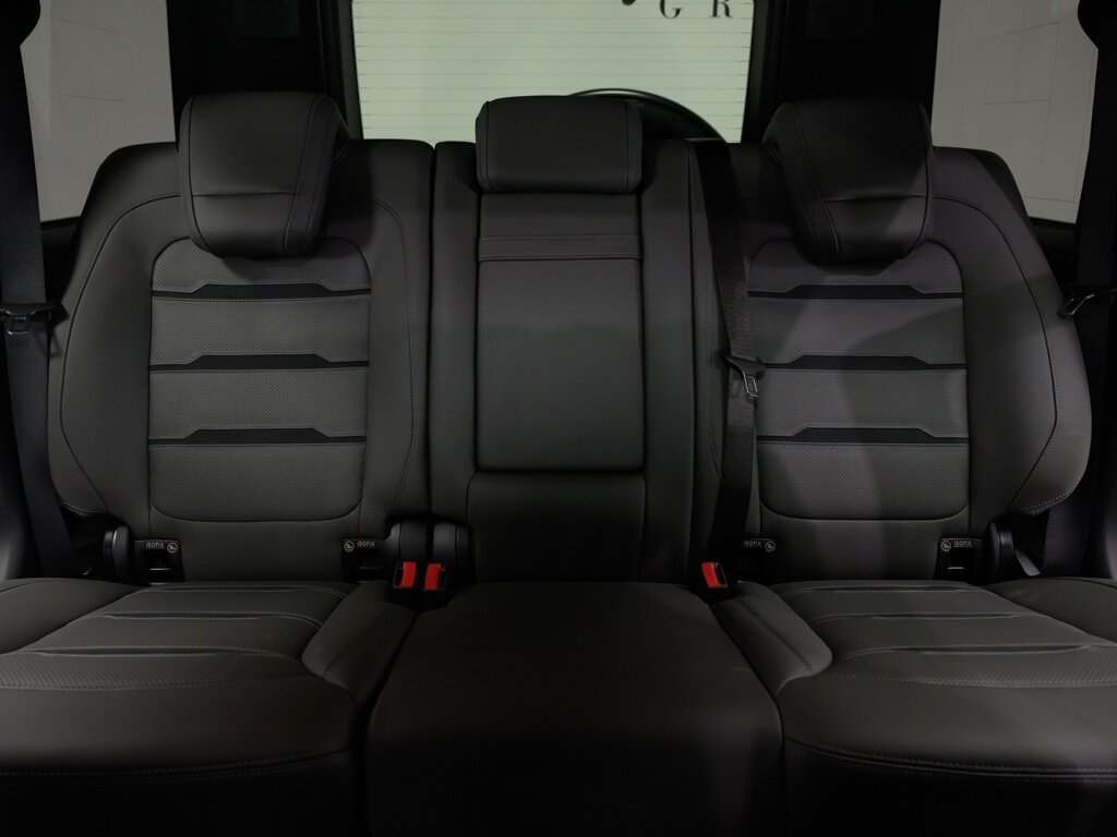 2024 Mercedes-Benz AMG G63 MANUFAKTUR Interior Package 22 " AMG Wheels   - Photo 44 - Sarasota, FL 34243