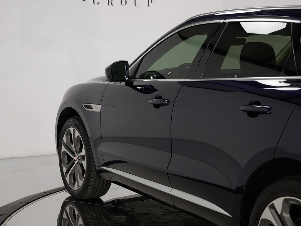 2021 Jaguar F-Pace S AWD SVO Premium Palette Exterior $67K MSRP   - Photo 27 - Sarasota, FL 34243