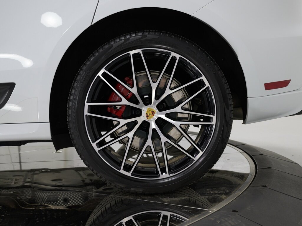 2022 Porsche Macan GTS Sport Chrono Package $101K MSRP   - Photo 33 - Sarasota, FL 34243