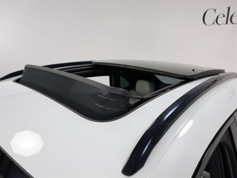 2022 Porsche Macan GTS Sport Chrono Package $101K photo
