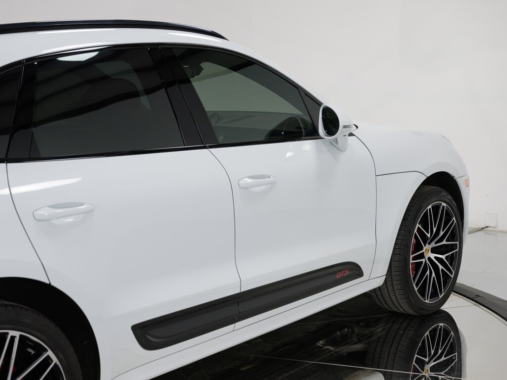 2022 Porsche Macan GTS Sport Chrono Package $101K MSRP   - Photo 26 - Sarasota, FL 34243