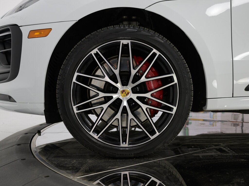 2022 Porsche Macan GTS Sport Chrono Package $101K MSRP   - Photo 32 - Sarasota, FL 34243