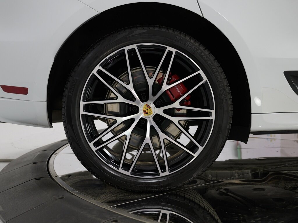2022 Porsche Macan GTS Sport Chrono Package $101K MSRP   - Photo 35 - Sarasota, FL 34243