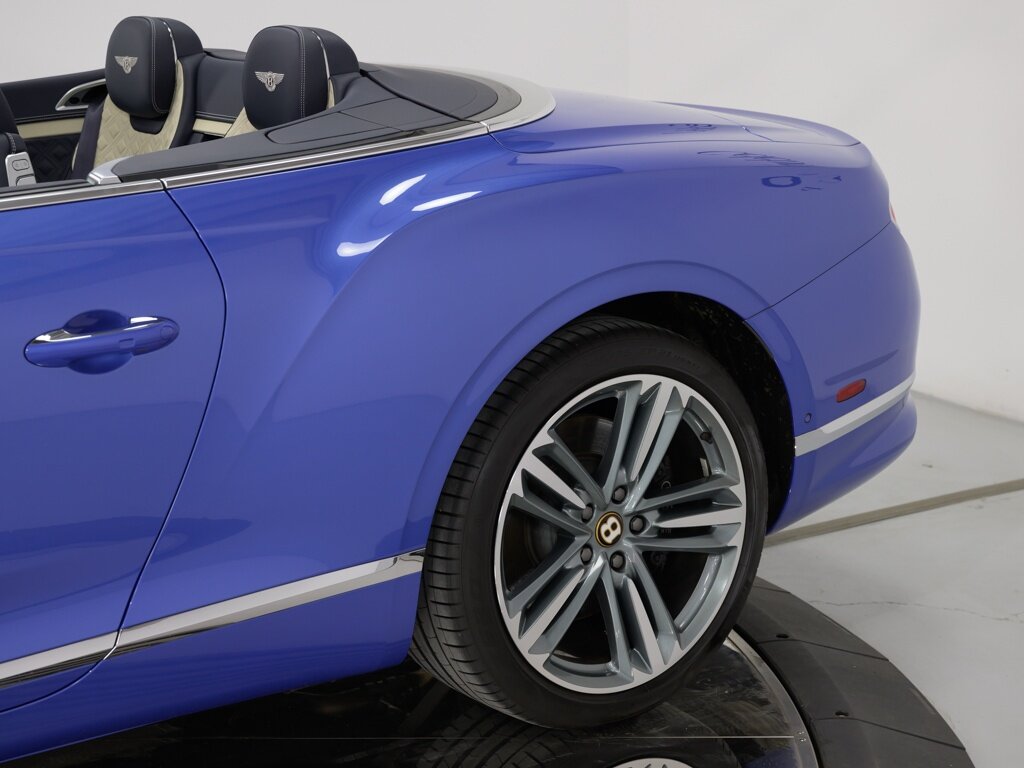 2020 Bentley Continental GT V8 Mulliner Rotating Display   - Photo 38 - Sarasota, FL 34243